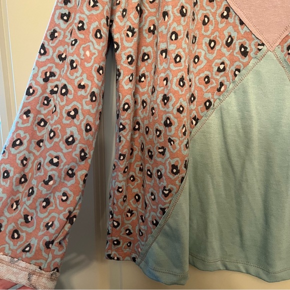 Patterned long sleeve - Picture 2 of 4